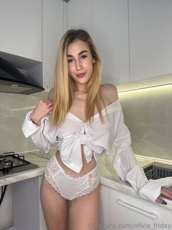 eva_amelia_vip19