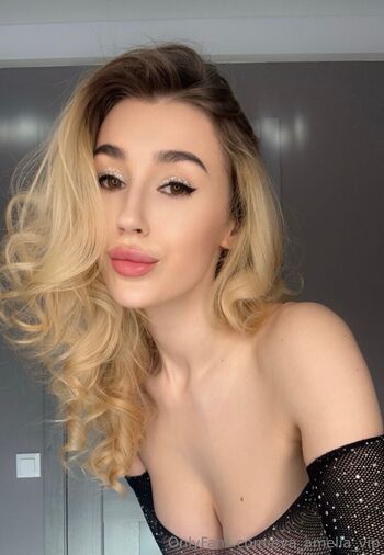 eva_amelia_vip19
