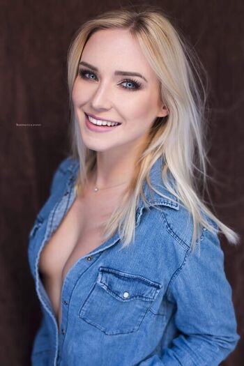Full leaked Eva mikulski private onlyfans photo