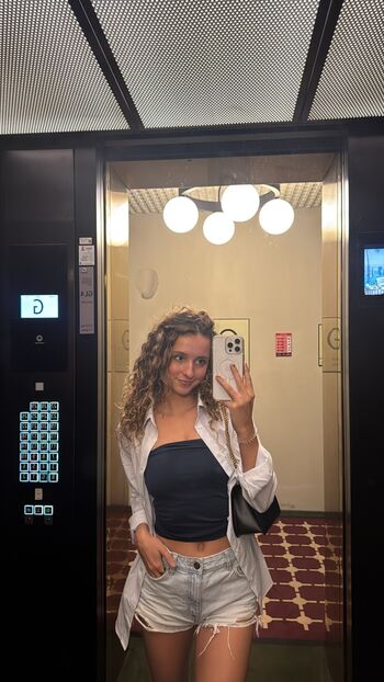 Full leaked Eva travel page private onlyfans photo
