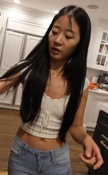 Full leaked Evelyn ha page private onlyfans photo