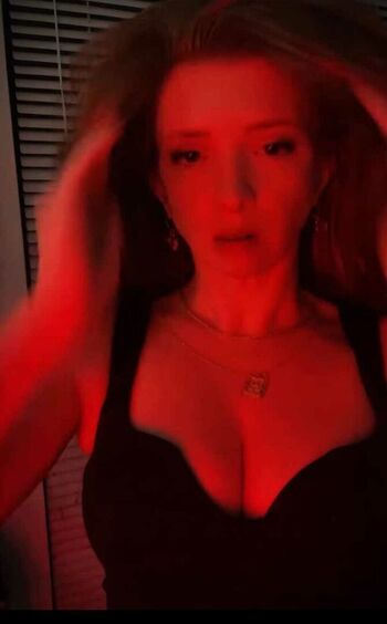 Full leaked Evelyndefierce private onlyfans photo