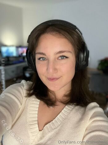 Full leaked Evelynxka page private onlyfans photo