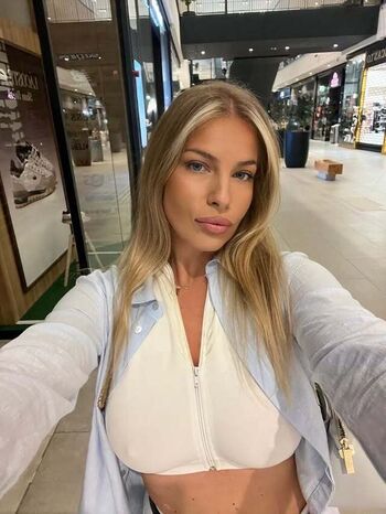 Full leaked Evitaaa private onlyfans photo