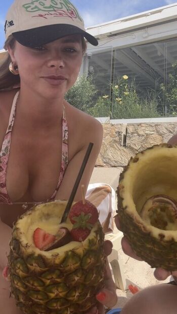 Full leaked Faithlouisak page private onlyfans photo