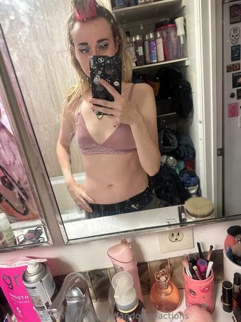 Full leaked Fandomreactions private onlyfans photo