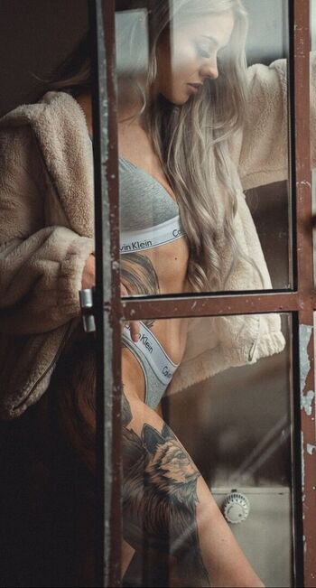 Full leaked Farbenfuchs private onlyfans photo