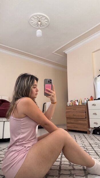 Full leaked Fatmaakonca private onlyfans photo