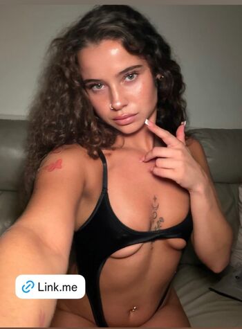 Full leaked Favgreeneyedgirl private onlyfans photo