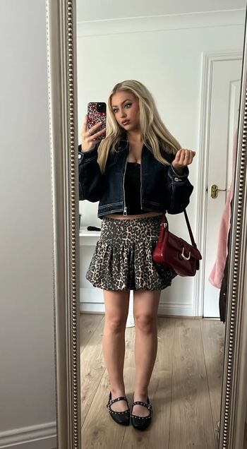 Full leaked Fayehanson private onlyfans photo