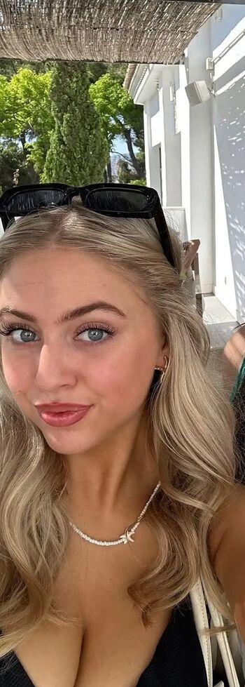 Full leaked Fayehanson private onlyfans photo