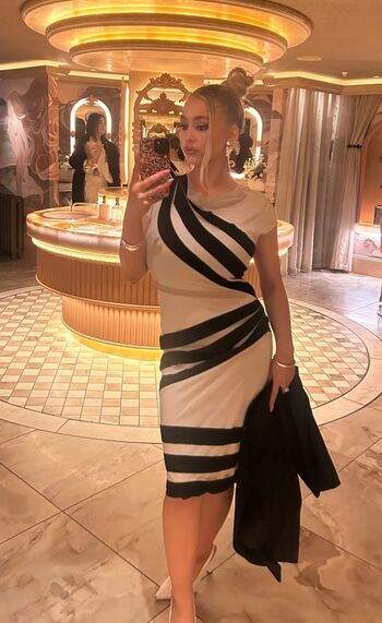 Full leaked Fayehanson private onlyfans photo