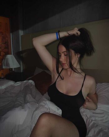 Full leaked Fayesxh private onlyfans photo