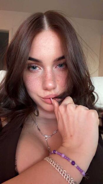 Full leaked Fayesxh private onlyfans photo