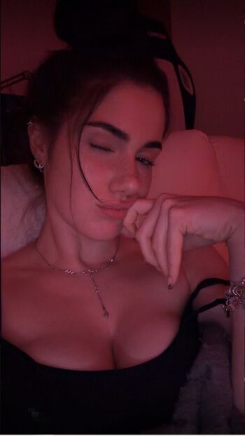 Full leaked Fayesxh private onlyfans photo