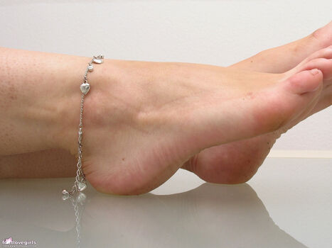 Full leaked Brazilian hotwife/ private onlyfans photo