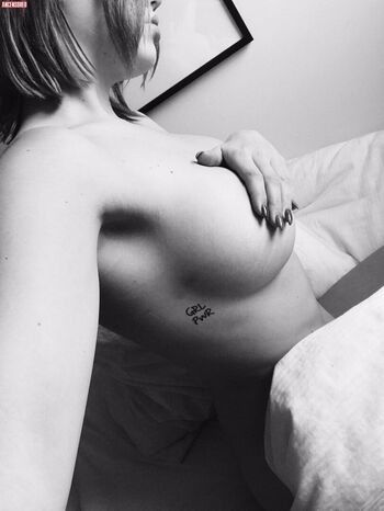 Full leaked Felicia aveklew private onlyfans photo