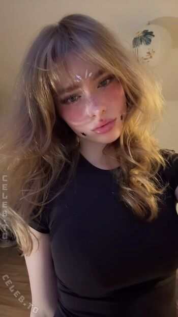 Full leaked Felinenyaa page private onlyfans photo