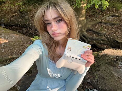 Full leaked Felinenyaa private onlyfans photo