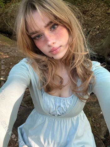 Full leaked Felinenyaa private onlyfans photo