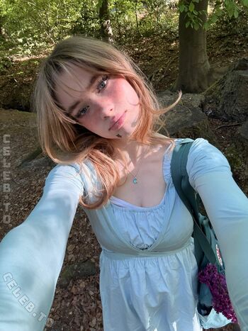Full leaked Felinenyaa private onlyfans photo