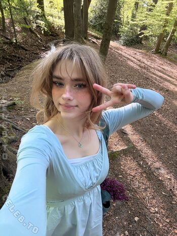 Full leaked Felinenyaa private onlyfans photo