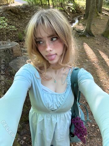 Full leaked Felinenyaa private onlyfans photo
