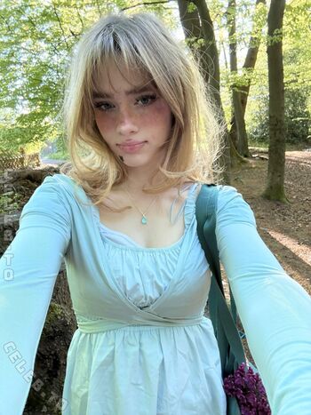 Full leaked Felinenyaa private onlyfans photo