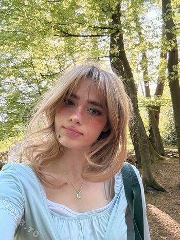 Full leaked Felinenyaa private onlyfans photo