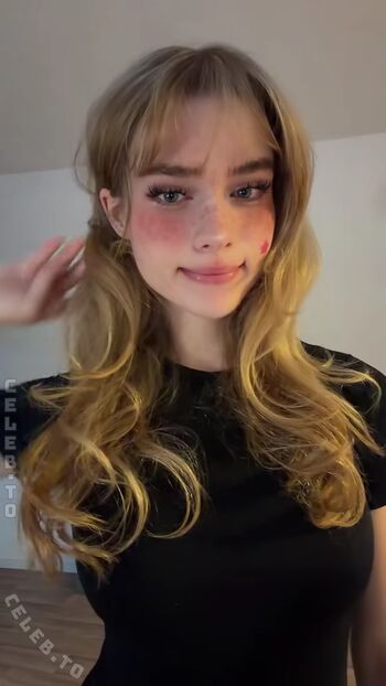 Full leaked Felinenyaa page private onlyfans photo