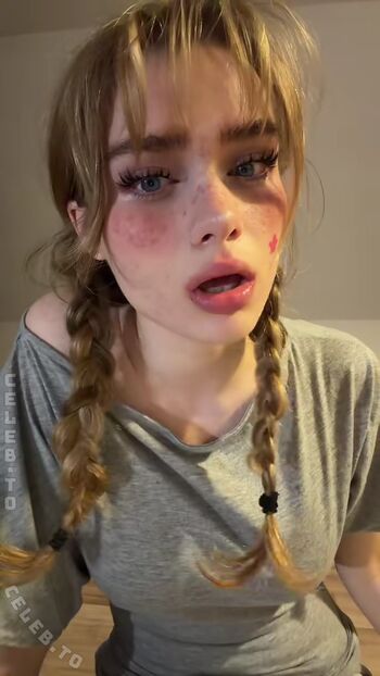 Full leaked Felinenyaa private onlyfans photo