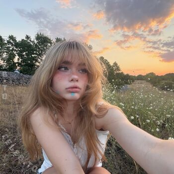 Full leaked Felinenyaa private onlyfans photo