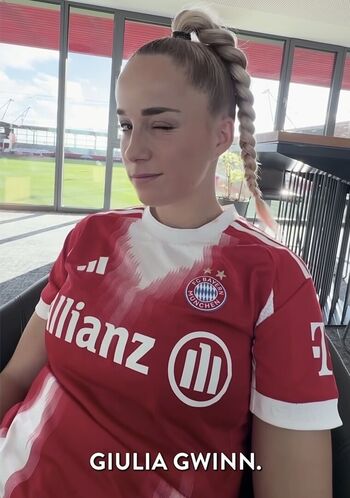 Full leaked Female football page private onlyfans photo