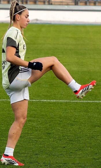 Full leaked Female football page private onlyfans photo