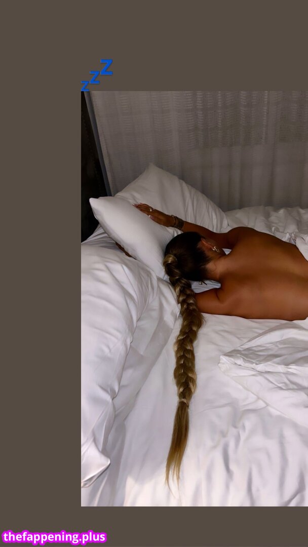 DesJournalistes / Femmes Journalistes / animatrices et autres dans les médias / https: / melanie.nouveauxmedias Nahá OnlyFans fotografie #86