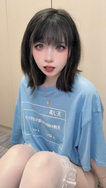 Full leaked Fengmaoss page private onlyfans photo