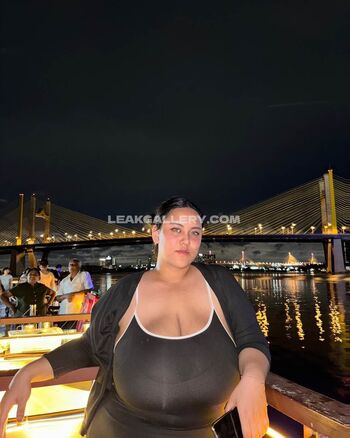 Full leaked Fhongfionax private onlyfans photo