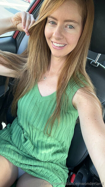 Full leaked Findaliceinwonderland  page private onlyfans photo