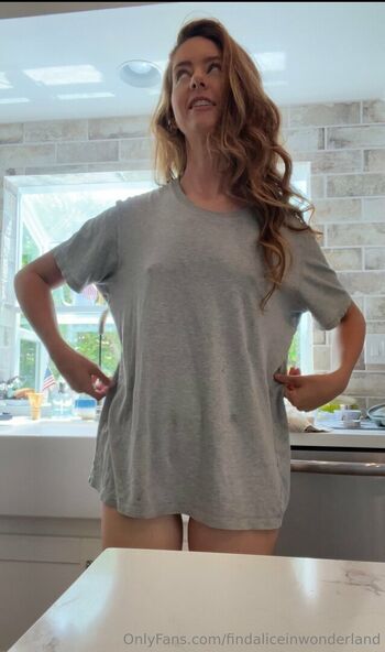 Full leaked Findaliceinwonderland private onlyfans photo
