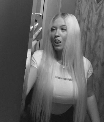 Full leaked Fiona rexxhepi private onlyfans photo