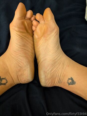 flirtyf33t94