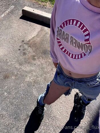 Full leaked Mom boobs/ private onlyfans photo