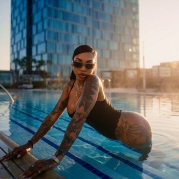 Full leaked Flyyytattedsky private onlyfans photo