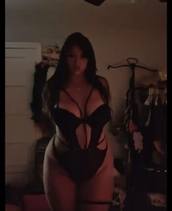 Full leaked Foxeybae private onlyfans photo