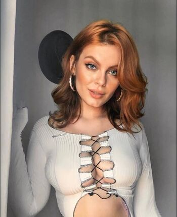 Full leaked Foxybellyne private onlyfans photo