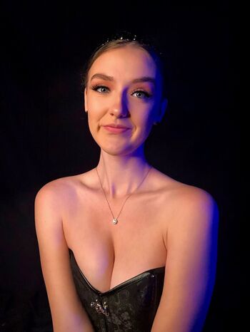 Full leaked Foxyopheliaa private onlyfans photo