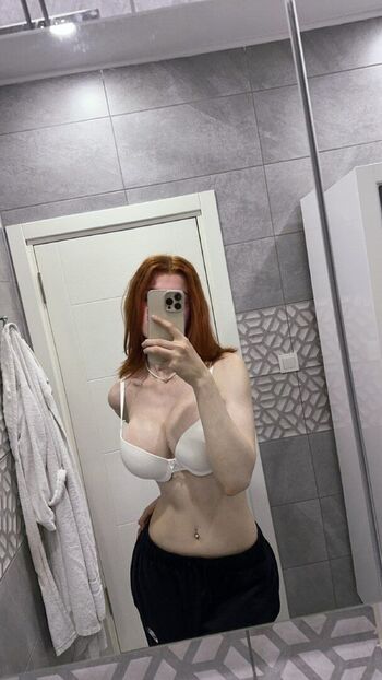 Full leaked Fraaoula private onlyfans photo