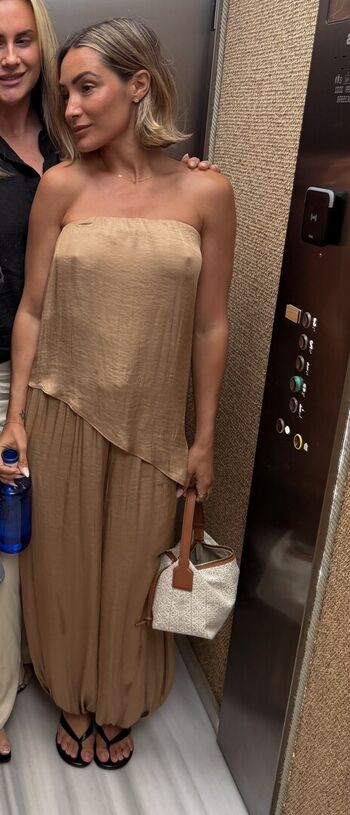 Full leaked Frankie bridge private onlyfans photo