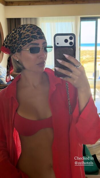 Full leaked Frankie bridge page private onlyfans photo