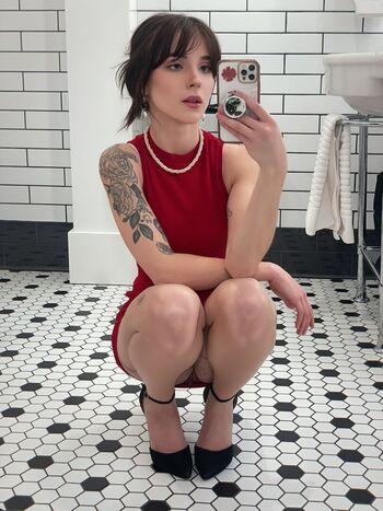 Full leaked Frankieroselli private onlyfans photo